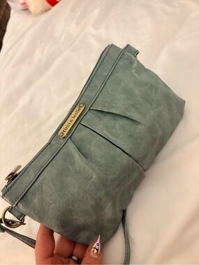 Timi & Leslie teal pleated wristlet clutch
